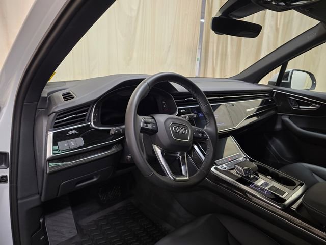 Certified 2025 Audi Q7 3.0T Premium w/ Convenience Package image 17