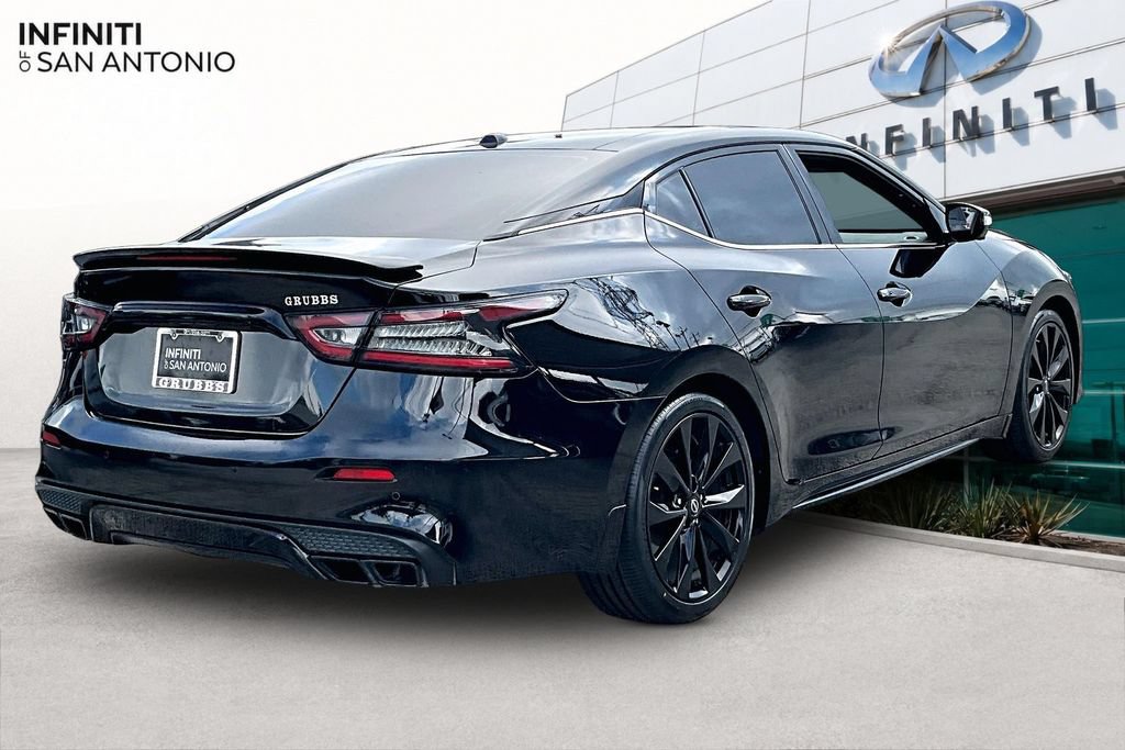 Used 2023 Nissan Maxima SR w/ Sport Mat Group FWD image 2