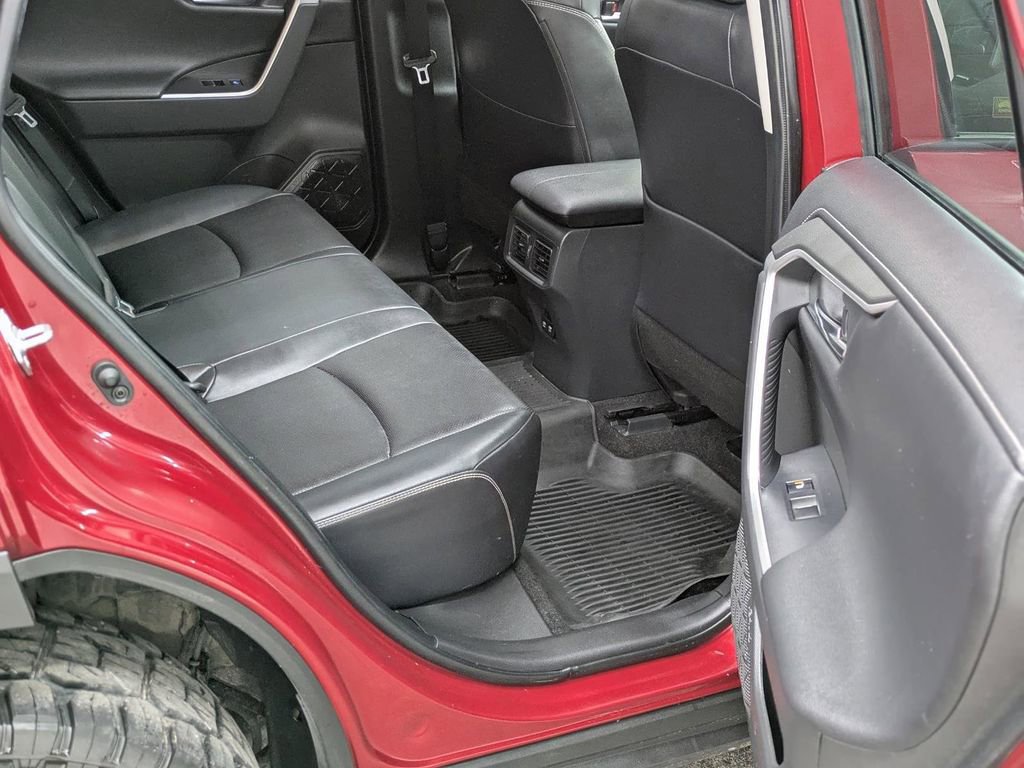 Used 2021 Toyota RAV4 Limited image 20