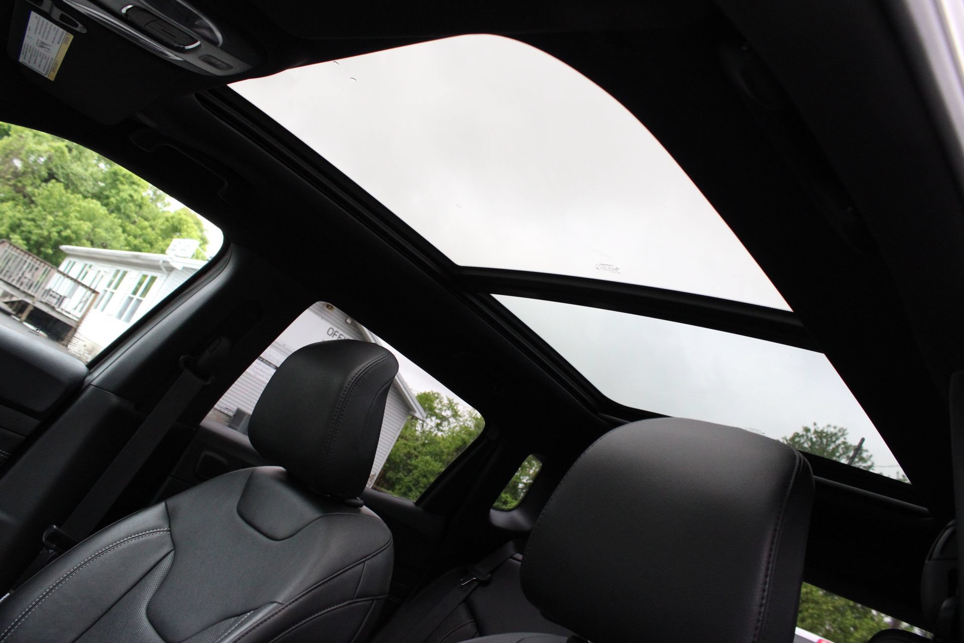 Used 2023 Jeep Compass High Altitude AWD/4WD image 23