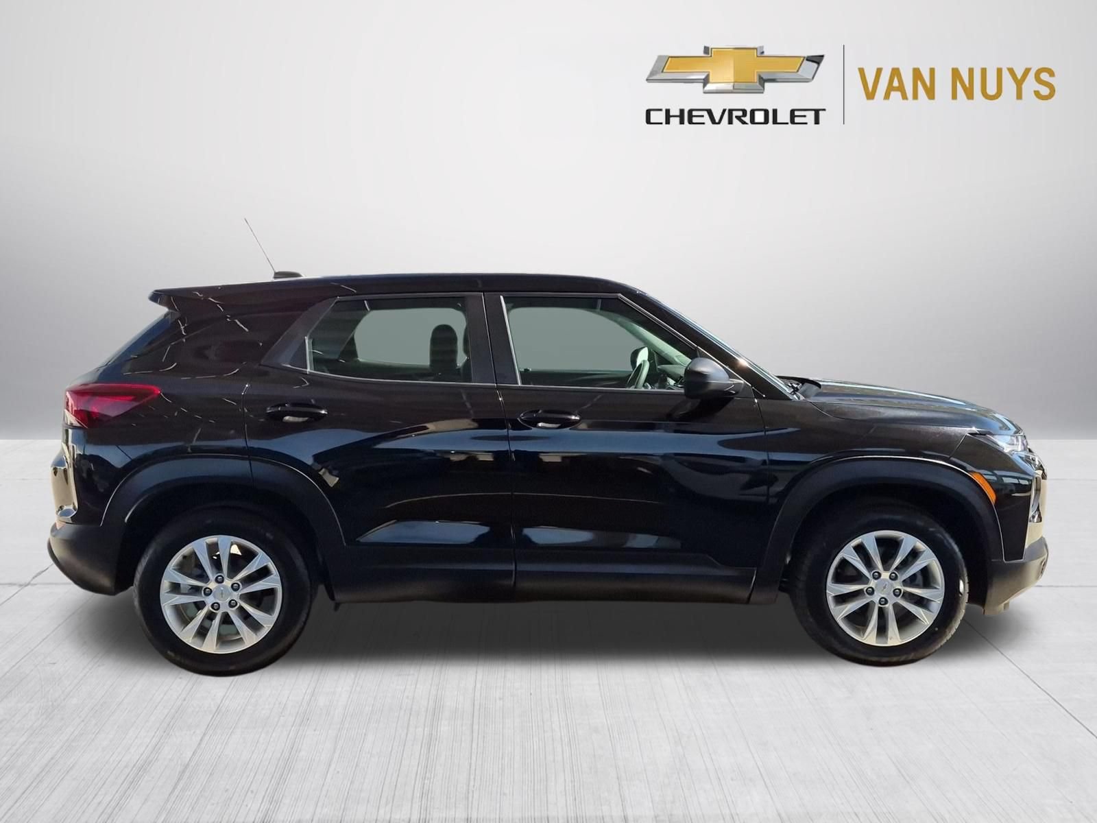Used 2023 Chevrolet TrailBlazer LS FWD image 4