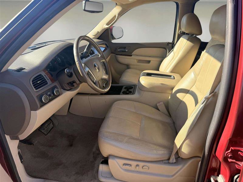 Used 2011 GMC Yukon SLT w/ SLT-2 Equipment Package image 16