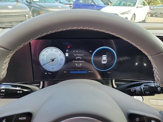 Certified 2025 Hyundai Elantra SEL image 22