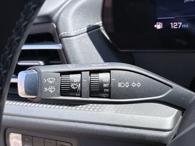 Used 2024 Chevrolet Traverse LT AWD/4WD image 17