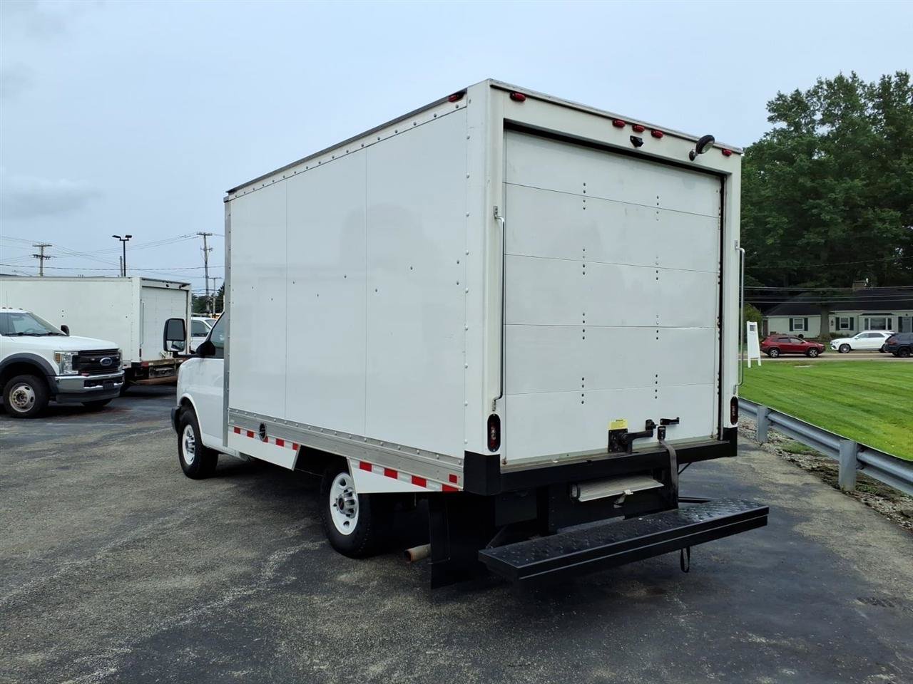 Used 2023 GMC Savana 3500 w/ Power Convenience Package RWD image 7