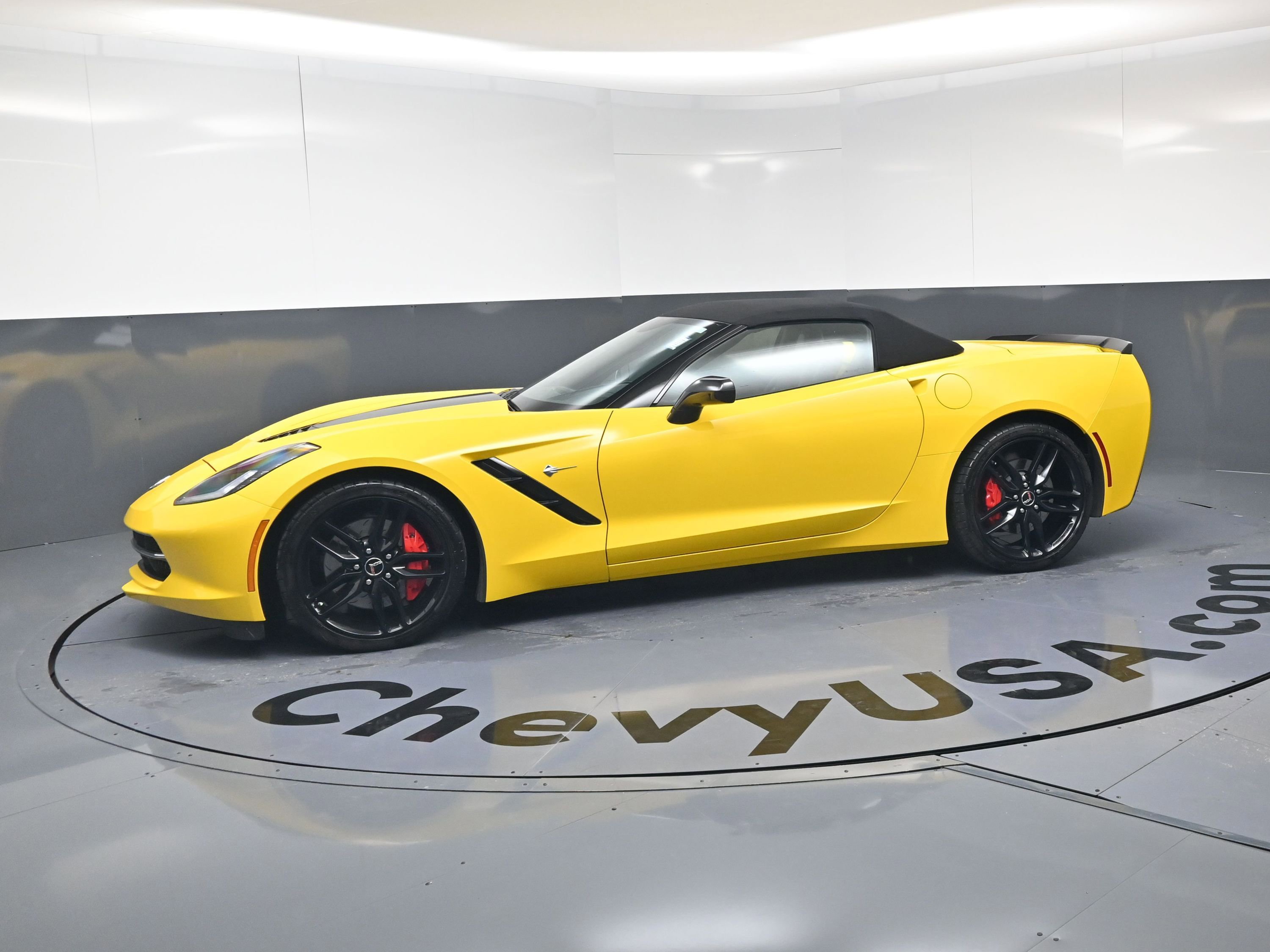 Used 2014 Chevrolet Corvette Stingray Convertible w/ 3LT Preferred Equipment Group RWD image 6