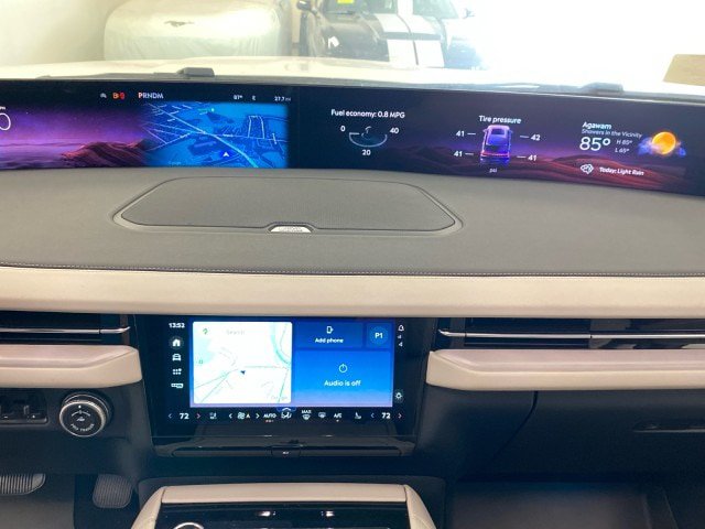 New 2026 Lincoln Navigator L Reserve AWD/4WD image 25