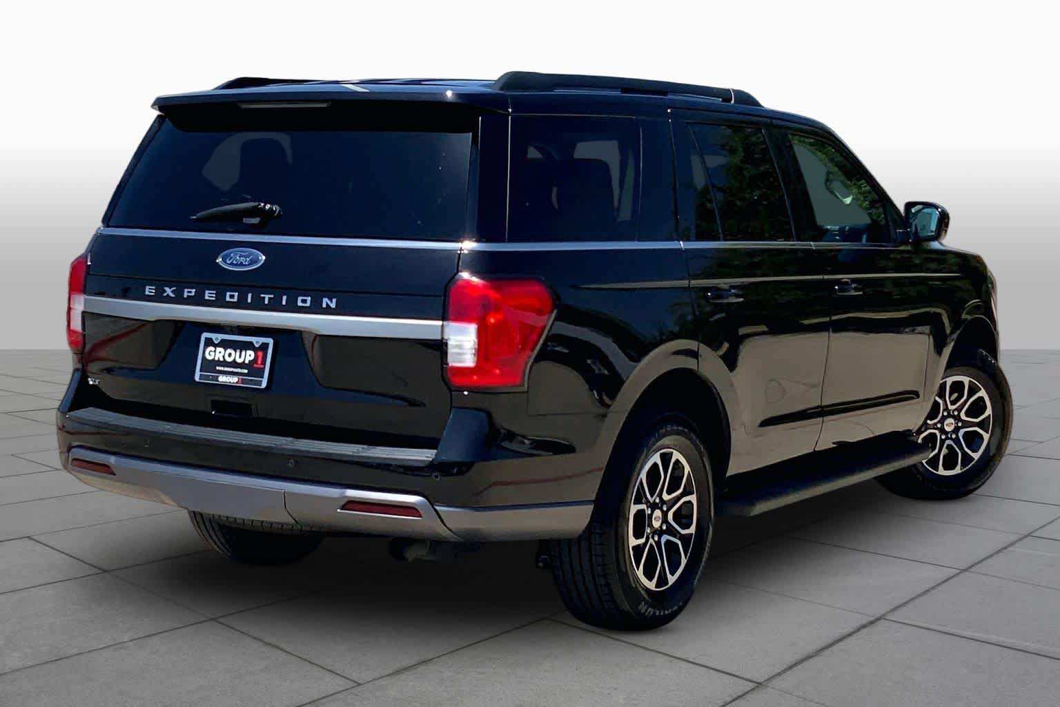 Used 2024 Ford Expedition XLT AWD/4WD image 12