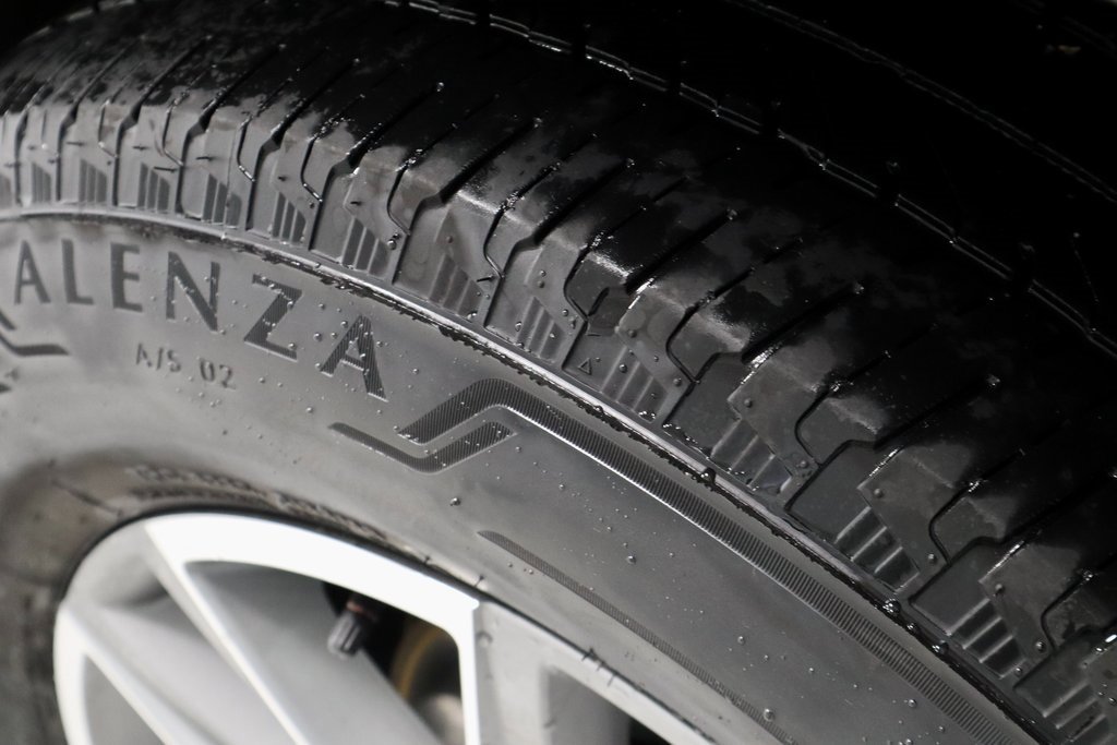 Used 2023 Chevrolet Traverse LT image 20