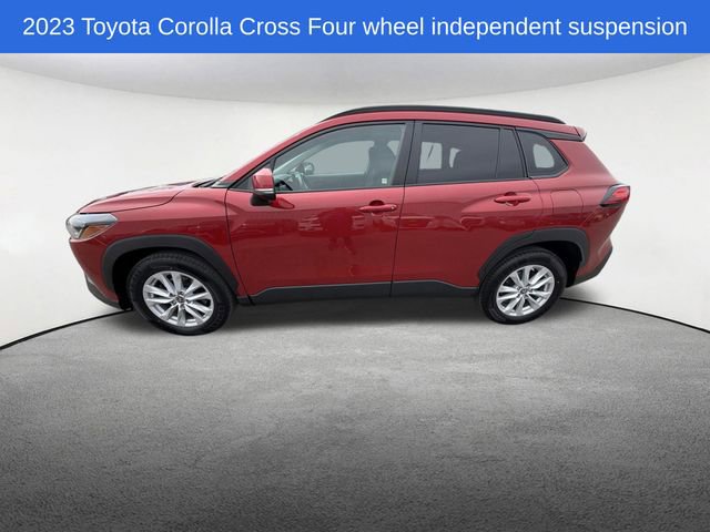 Used 2023 Toyota Corolla Cross LE AWD/4WD image 13