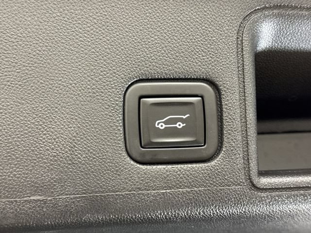 Used 2023 GMC Terrain SLT w/ Infotainment Package II AWD/4WD image 28