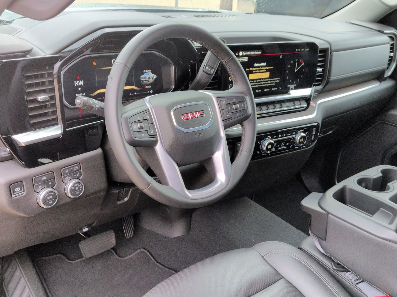 Certified 2026 GMC Sierra 1500 SLT image 10