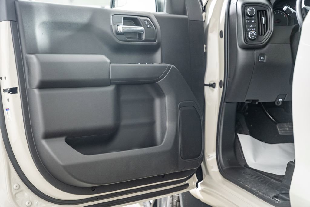 New 2026 Chevrolet Silverado 1500 Custom w/ Turbomax Blackout Package AWD/4WD image 40