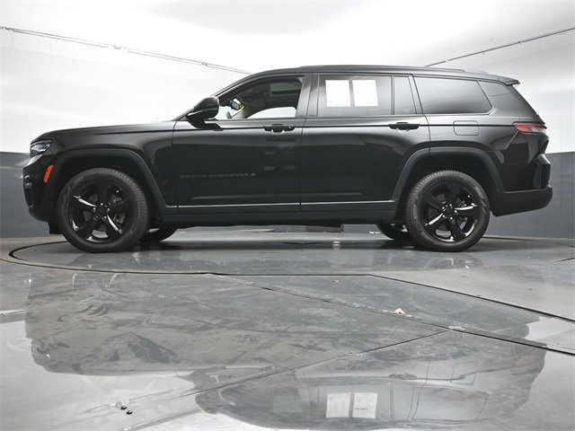Used 2023 Jeep Grand Cherokee L Limited w/ Black Appearance Package image 37
