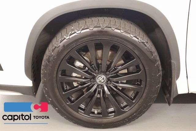 Used 2023 Toyota Highlander XSE AWD/4WD image 6