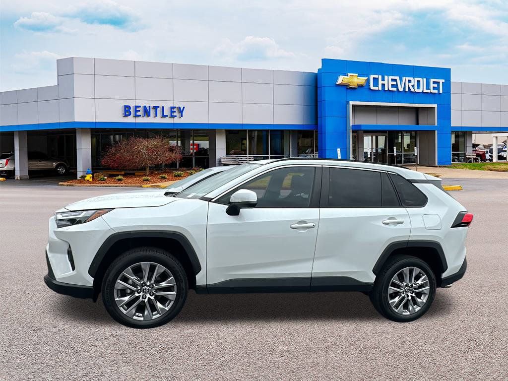 Used 2023 Toyota RAV4 XLE Premium image 2