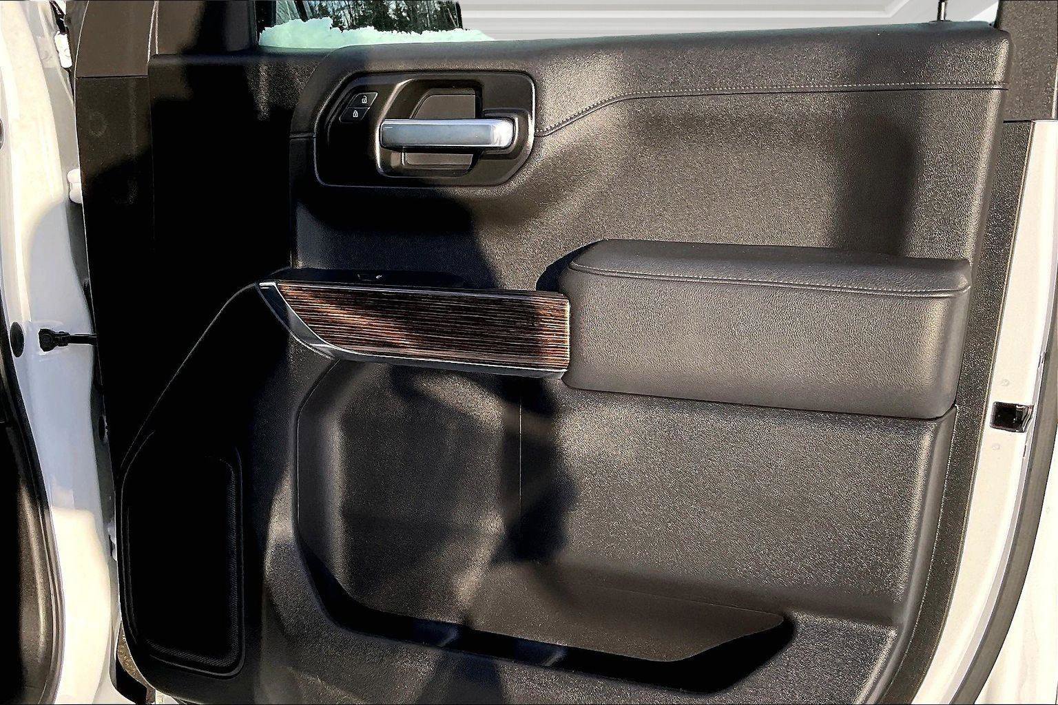 Used 2021 GMC Sierra 1500 SLE w/ X31 Off-Road Package image 18