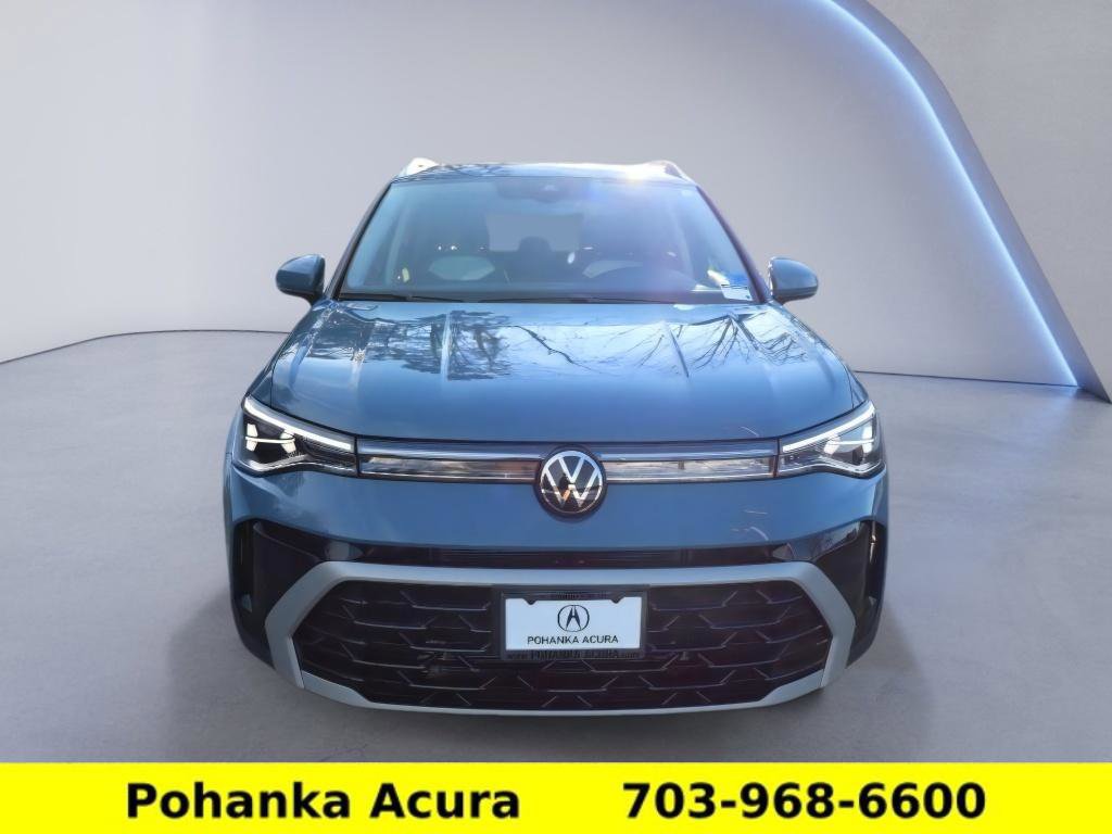 Used 2025 Volkswagen Taos SEL AWD/4WD image 2