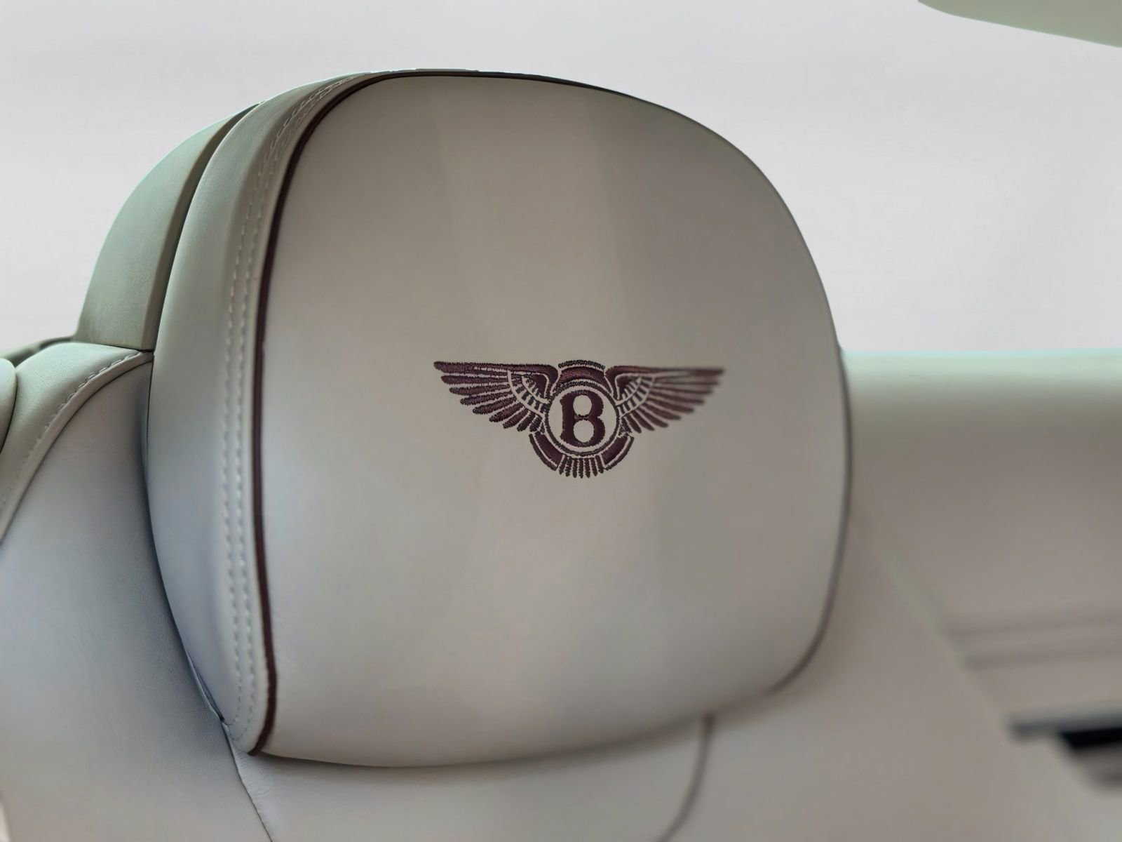Used 2024 Bentley Continental GT AWD/4WD image 38