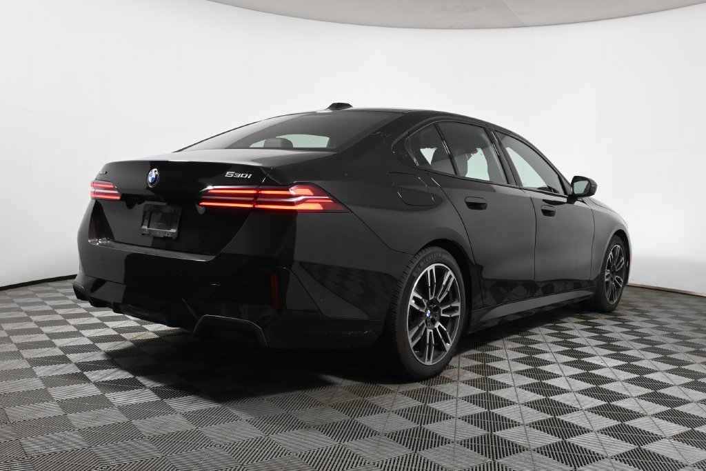 Used 2024 BMW 530i xDrive w/ M Sport Package AWD/4WD image 11
