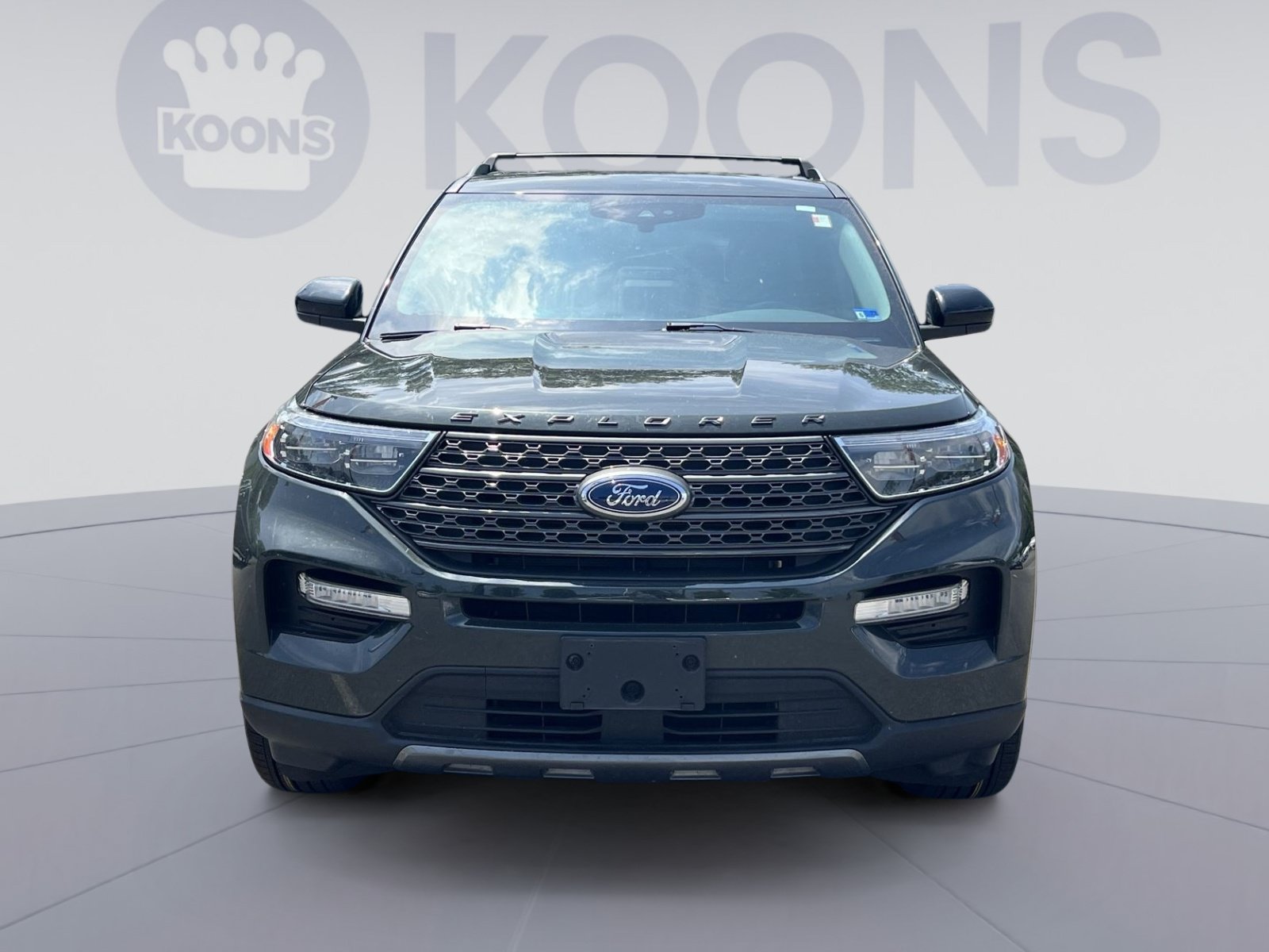 Used 2024 Ford Explorer XLT w/ Equipment Group 202A AWD/4WD image 4