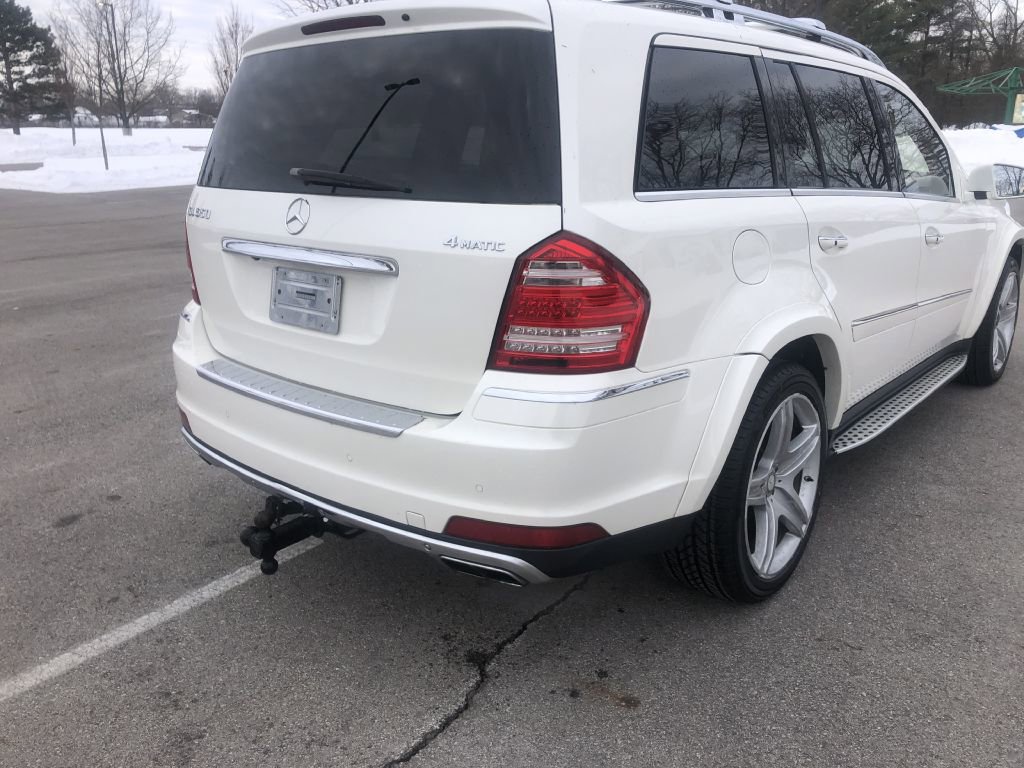 Used 2011 Mercedes-Benz GL 550 4MATIC image 9