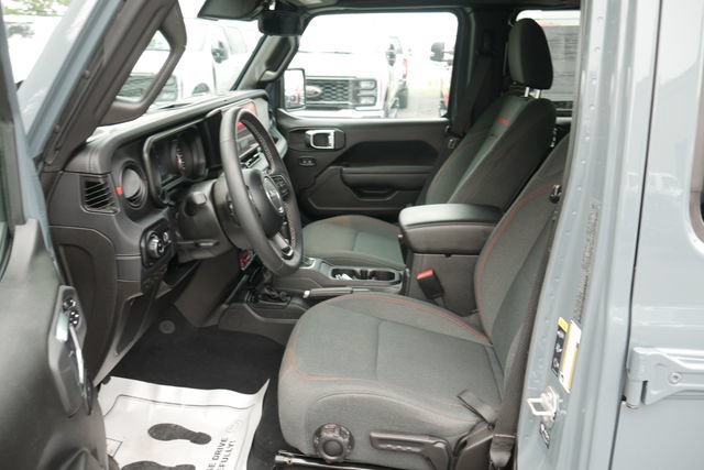 Used 2025 Jeep Gladiator Rubicon w/ Safety Group AWD/4WD image 2
