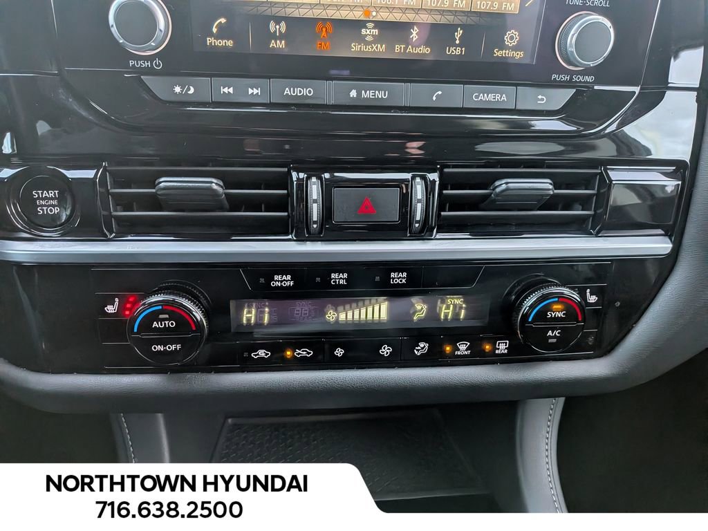 Used 2025 Nissan Pathfinder SV image 19