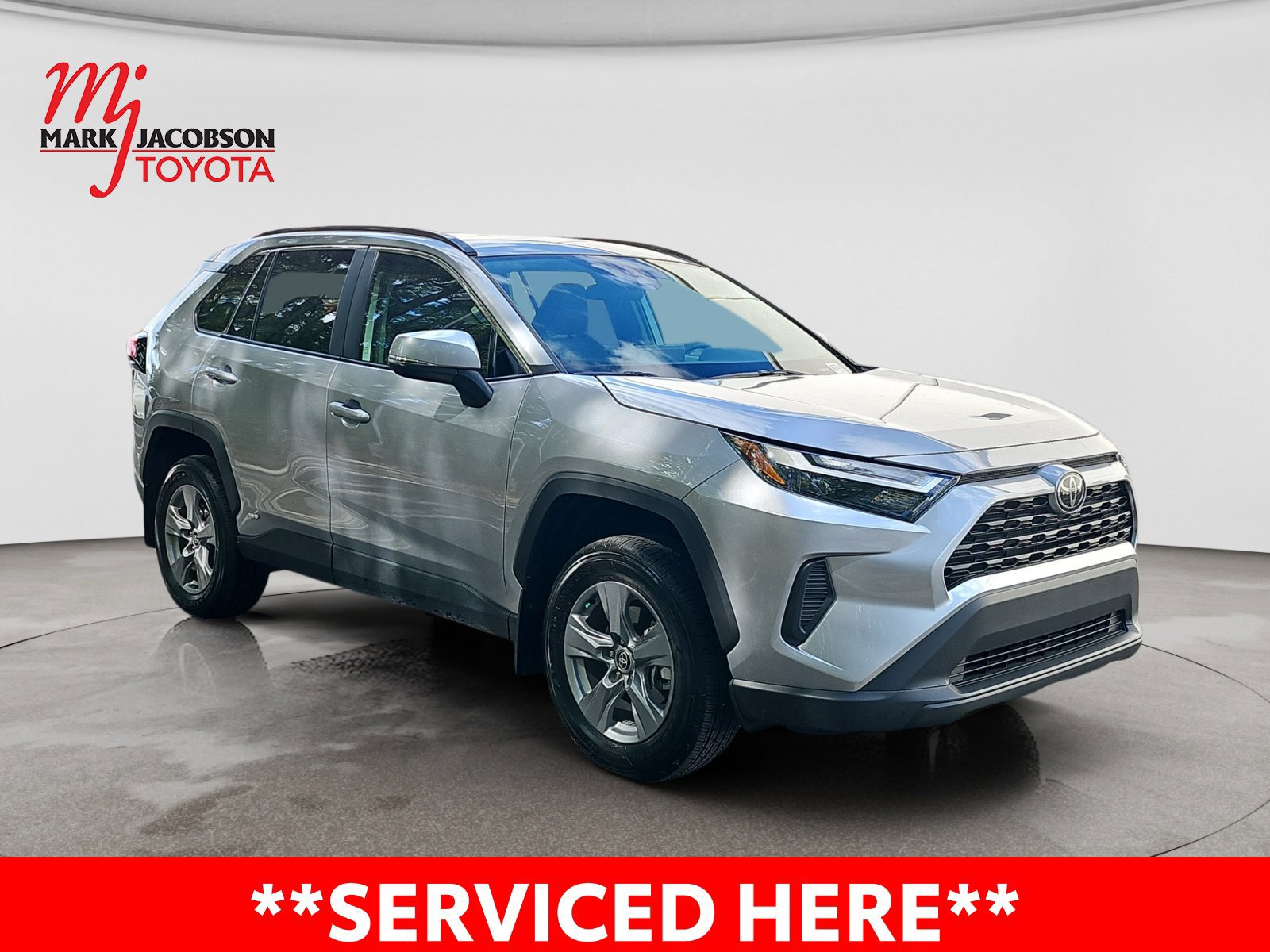 Used 2025 Toyota RAV4 XLE w/ Convenience Package AWD/4WD image 5