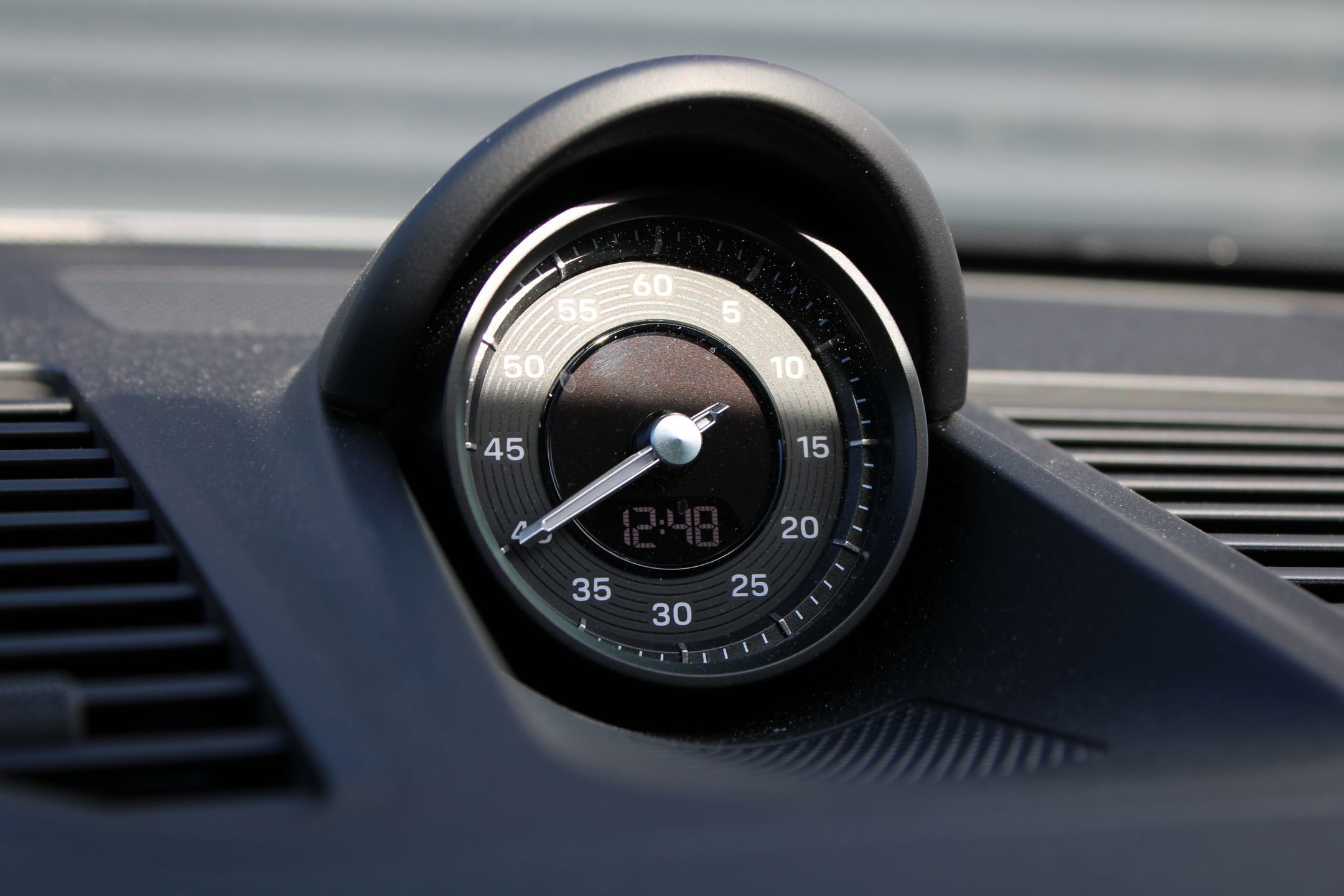 Certified 2025 Porsche 911 Carrera image 24