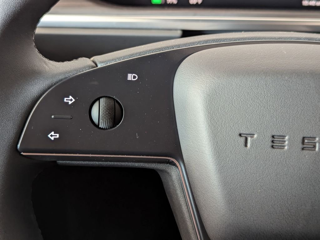 Used 2023 Tesla Model X image 38