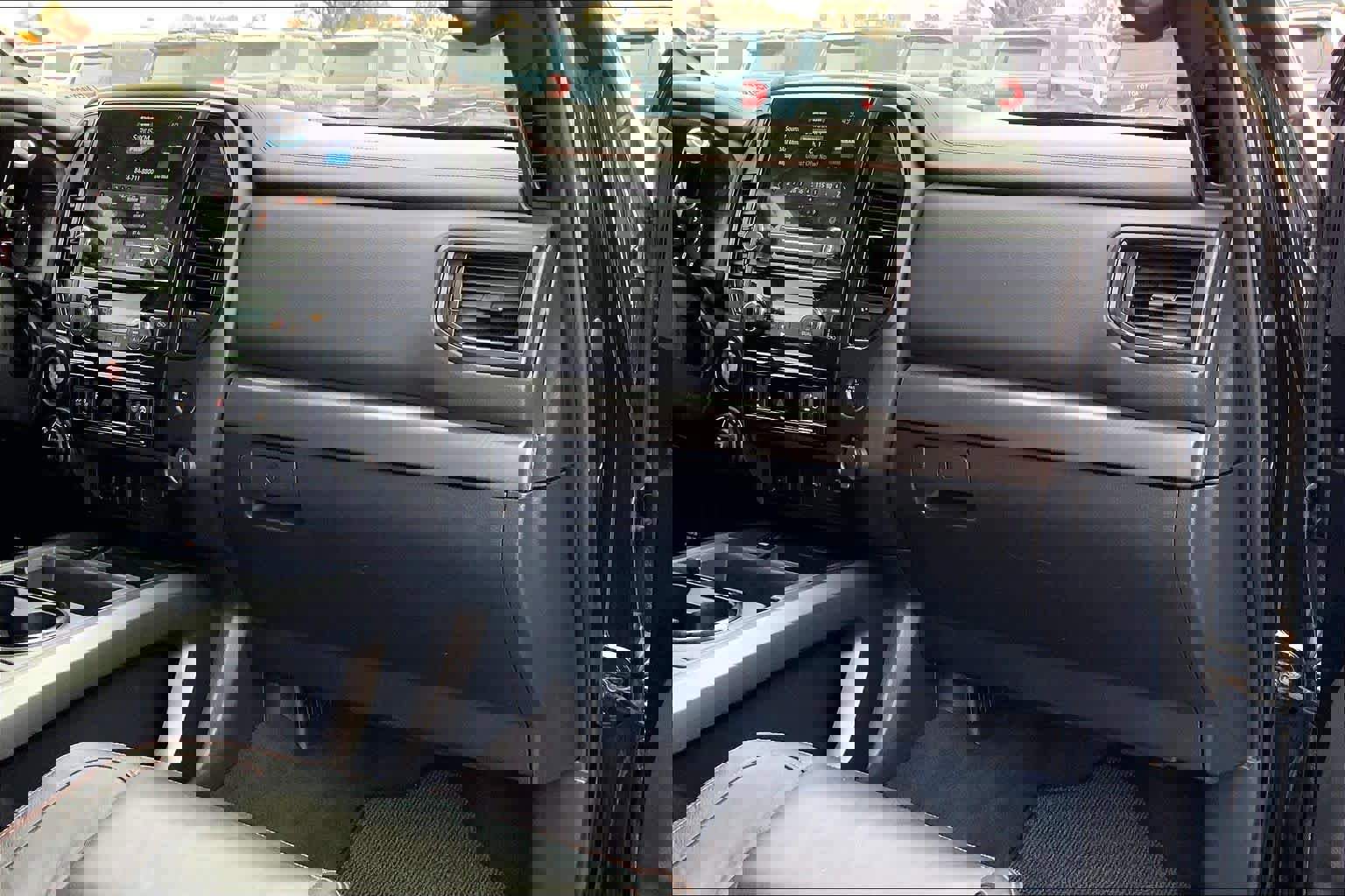 Used 2020 Nissan Titan PRO-4X w/ Pro-4x Convenience Package image 19