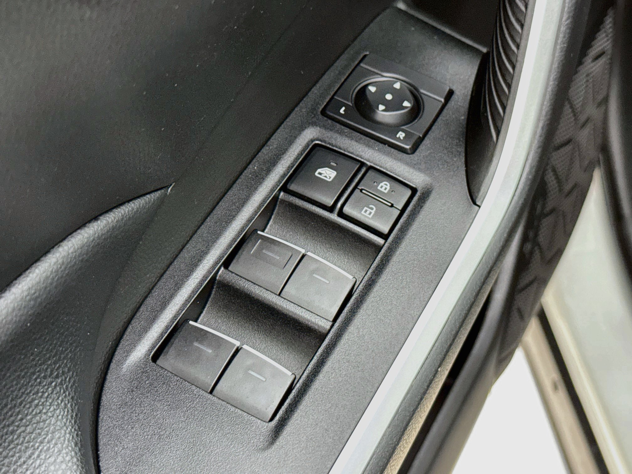 Used 2022 Toyota RAV4 XLE w/ Convenience Package FWD image 20