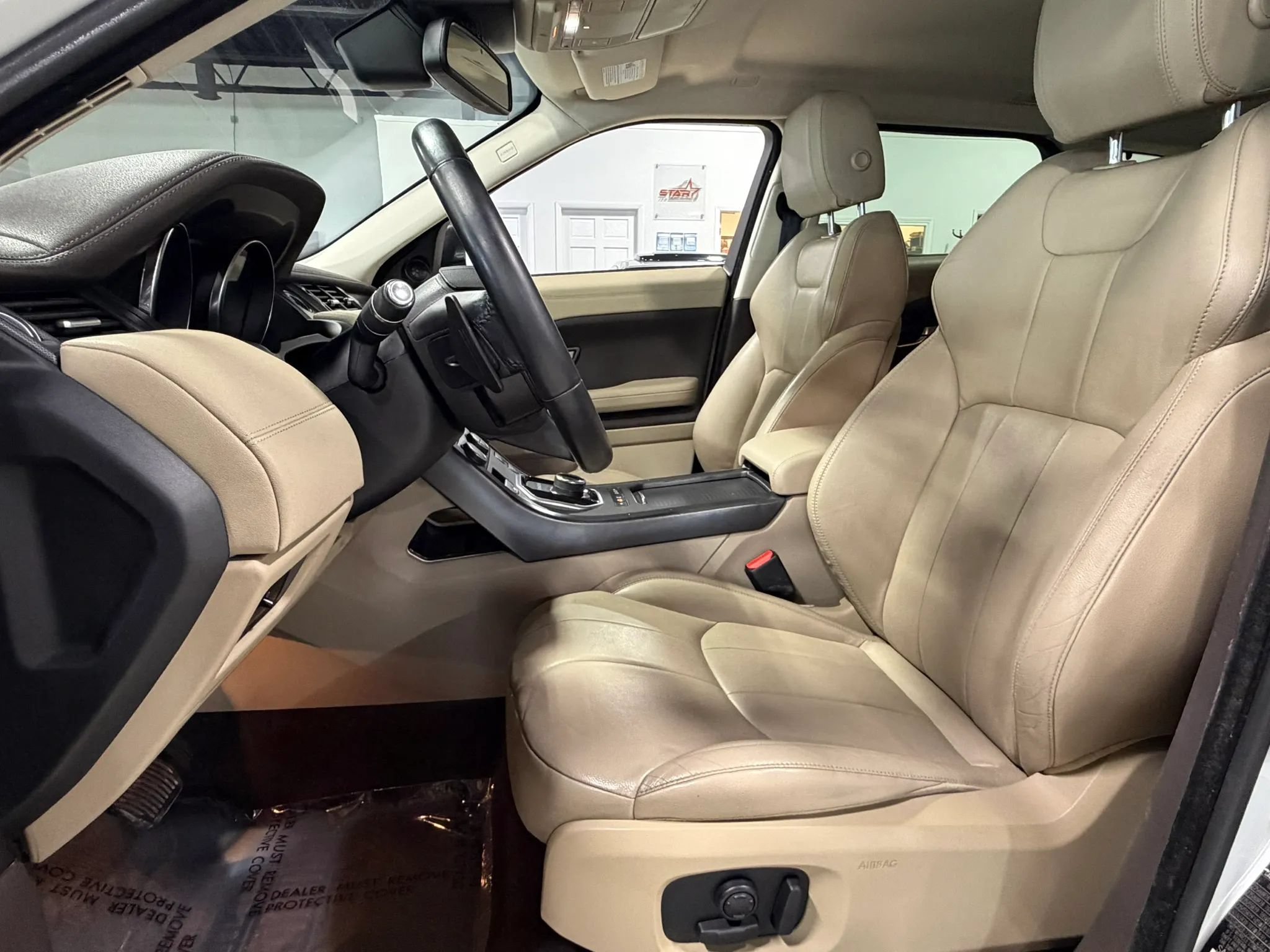 Used 2018 Land Rover Range Rover Evoque SE AWD/4WD image 7
