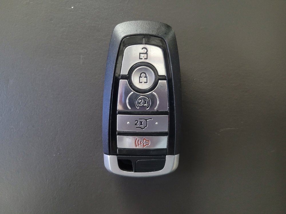 Used 2020 Ford Explorer Platinum w/ Premium Technology Package image 32