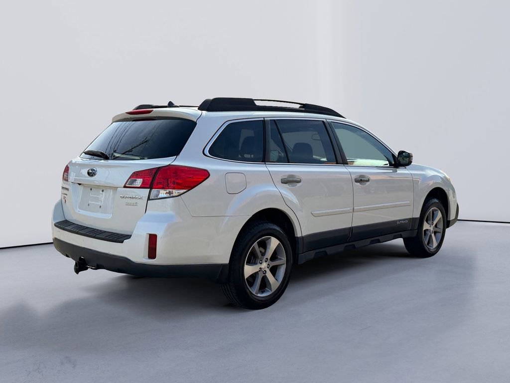 Used 2013 Subaru Outback 2.5i Limited image 3