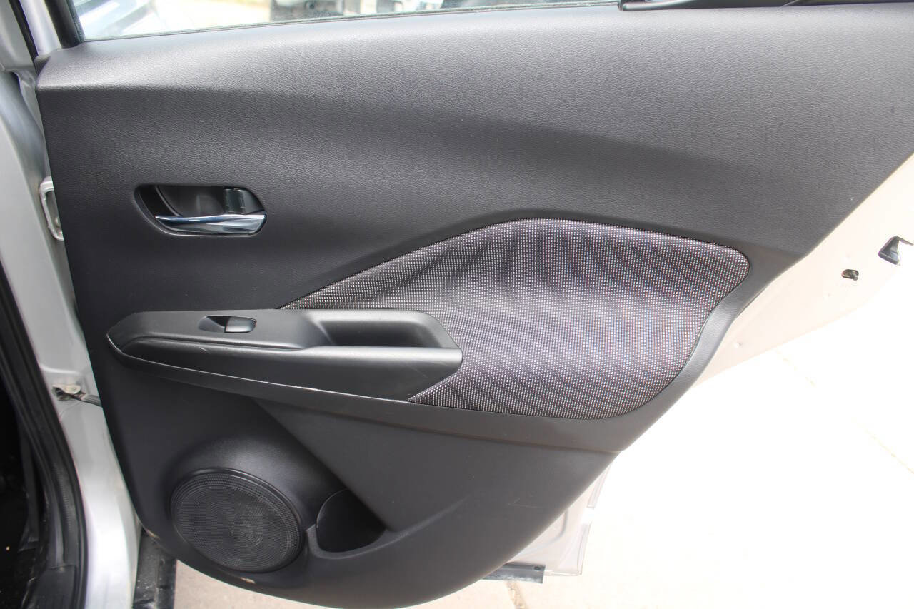 Used 2020 Nissan Kicks SV image 5