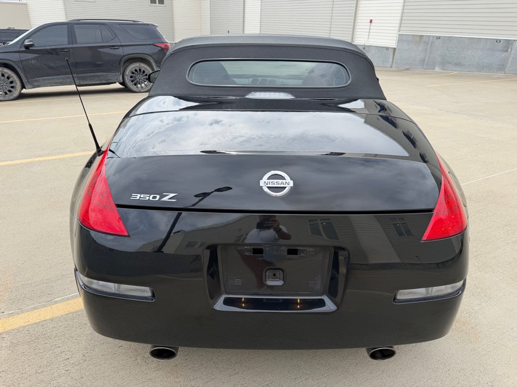 Used 2006 Nissan 350Z Grand Touring RWD image 12