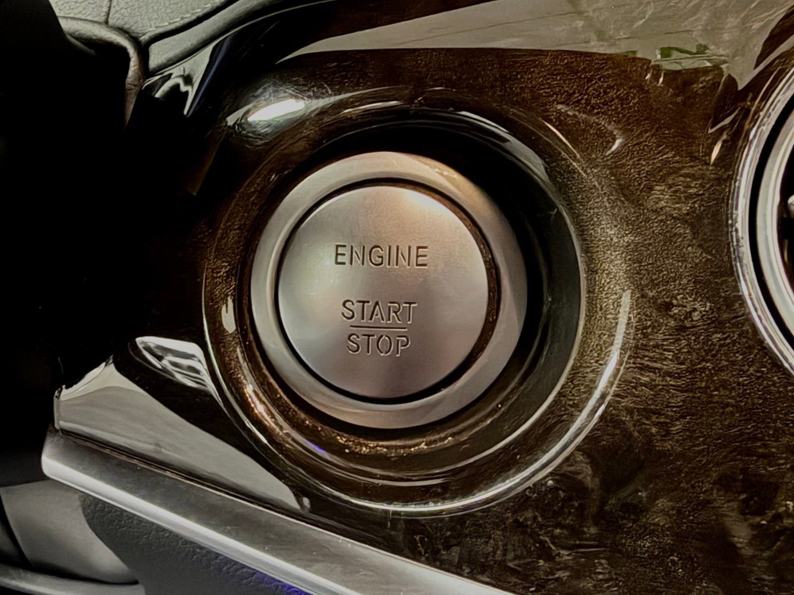 Used 2015 Mercedes-Benz S 550 Sedan image 31