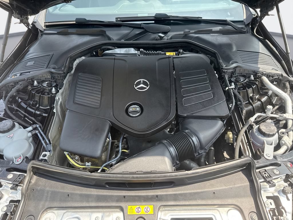 Used 2025 Mercedes-Benz C 300 Sedan image 18