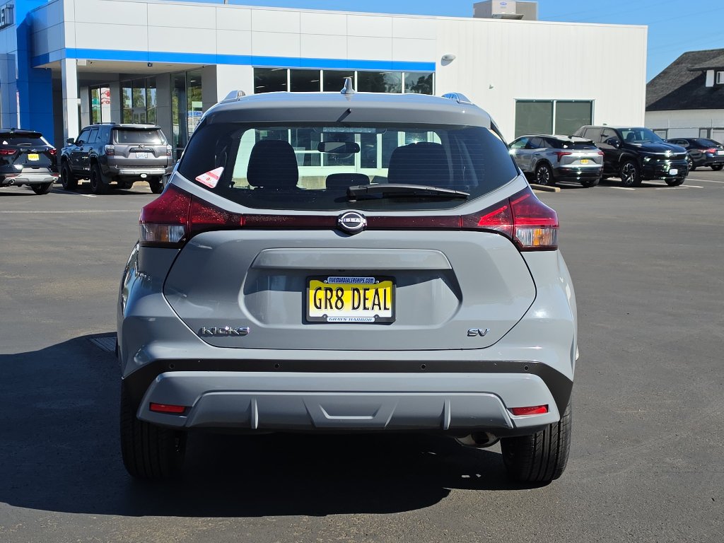Used 2022 Nissan Kicks SV FWD image 8