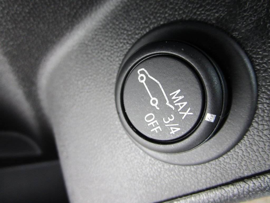 Used 2024 Chevrolet Equinox RS FWD image 27