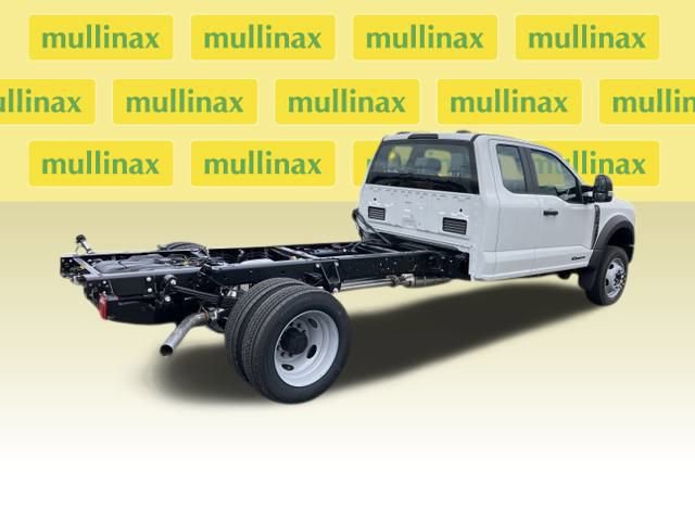 New 2025 Ford F550 4x4 SuperCab Super Duty image 3