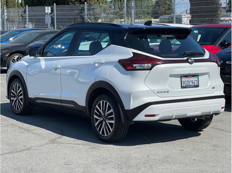 Used 2023 Nissan Kicks SR FWD image 6