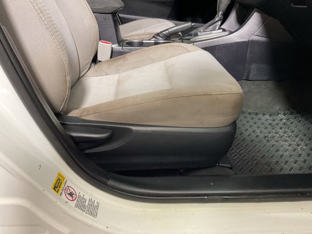 Used 2015 Toyota Corolla LE FWD image 36