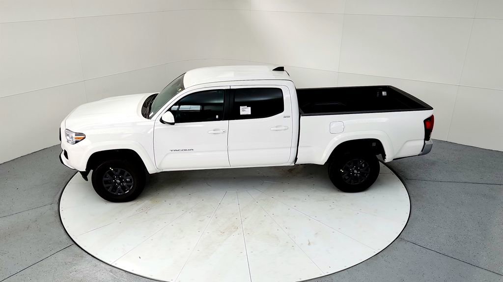 Certified 2023 Toyota Tacoma SR5 AWD/4WD image 16
