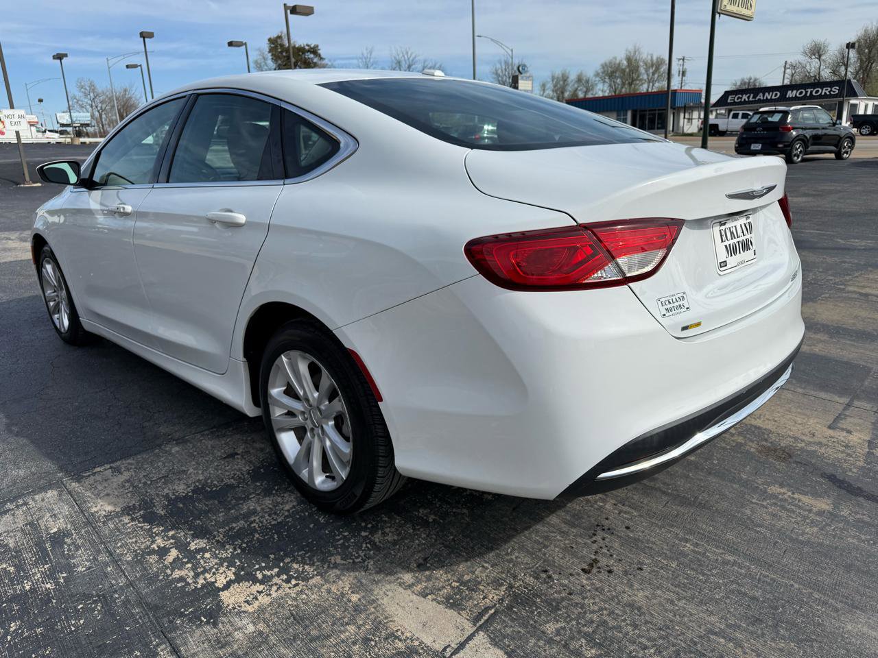 Used 2016 Chrysler 200 Limited w/ Convenience Group image 6