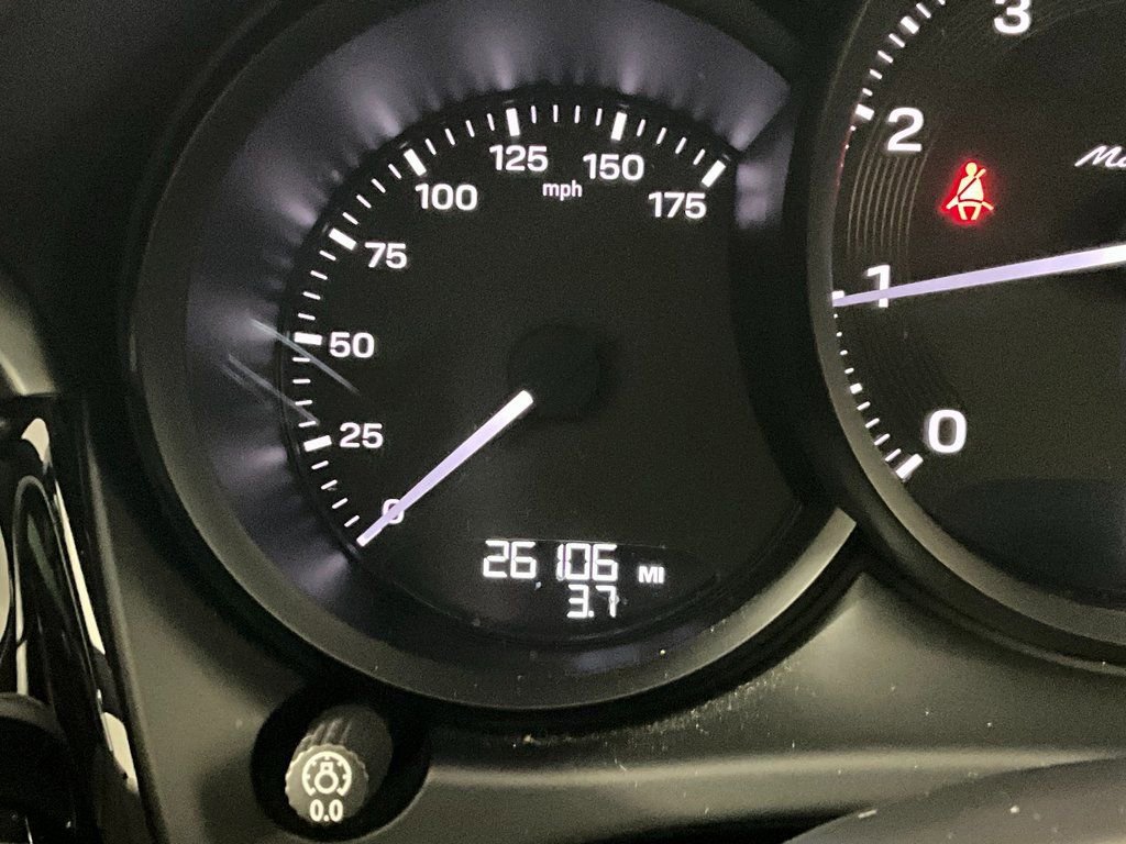 Used 2023 Porsche Macan Turbo image 17