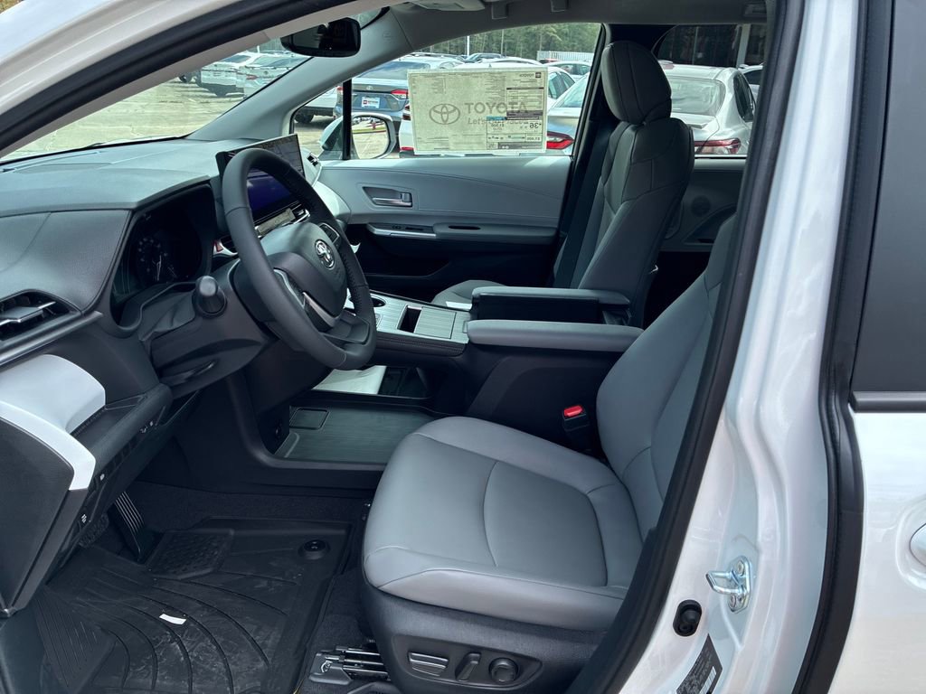 New 2026 Toyota Sienna XLE FWD image 15