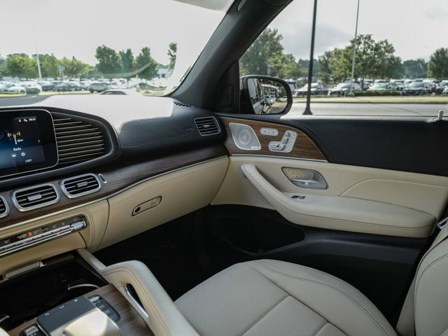 Used 2025 Mercedes-Benz GLE 450e 4MATIC image 26